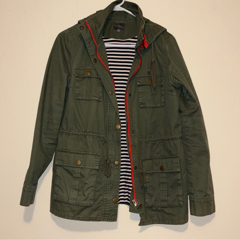 Market & Spruce Olive Green Women’s Jacket with Red-Trim Zip Size Medium